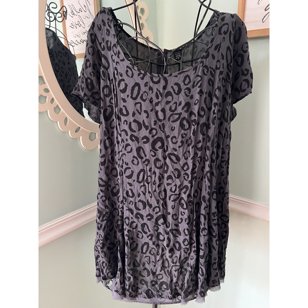 Torrid Blouse Women's 2X Zip Back Animal Print Leopard Jaquar Pattern Leopard